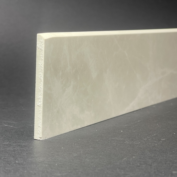 Rodapié de Porcelana Mármol Beige Al.7cm X L.100cm