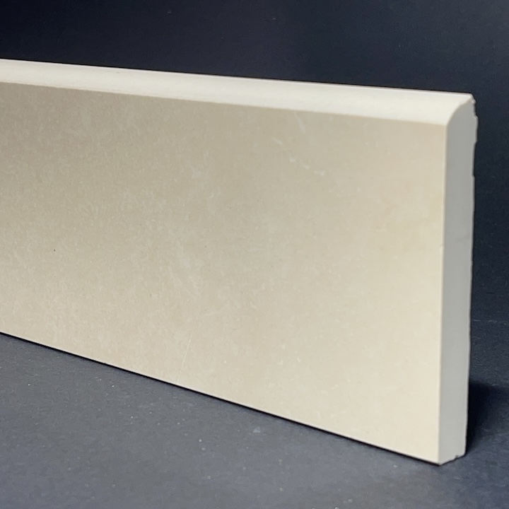 Rodapié de Porcelana Marfil Pulida Al.9,5cm X L.59,5cm