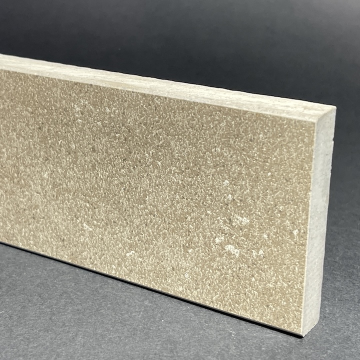 Rodapié de porcelana Noisette Al.7,5 cm x L.59,3 cm