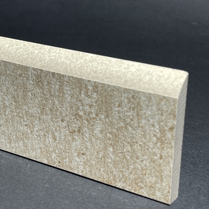 Rodapié De Porcelánico Piedra Beige Satinado Al.6cm X L.74,5cm