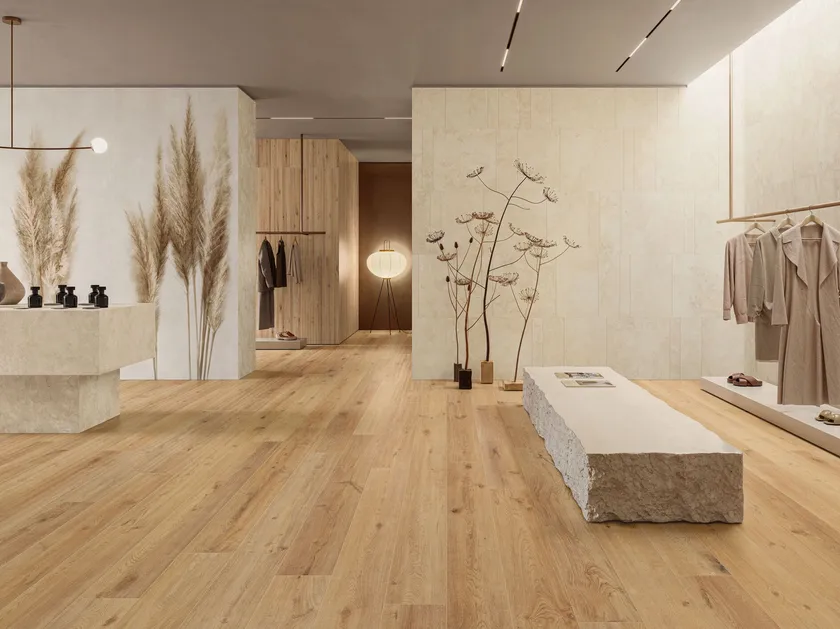 Pavimento de gres porcelánico efecto madera natural cálida, 20x120 cm - CS25014